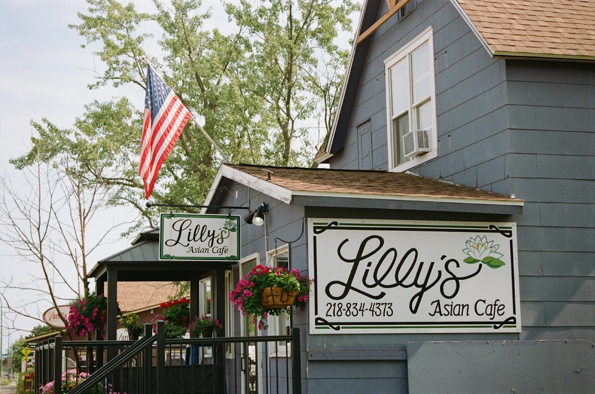 Lilly’S Asian Cafe